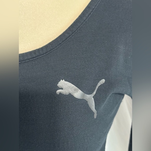 Puma woman’s sweat shirt size Med - Picture 3 of 7